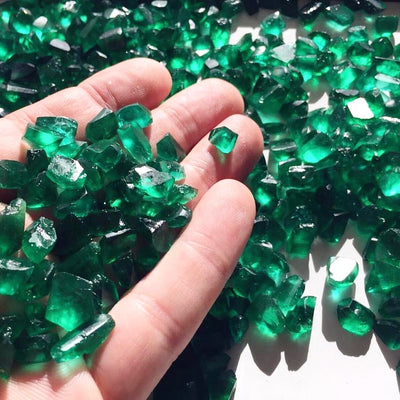 Buyer's Guide: Emerald Gemstones