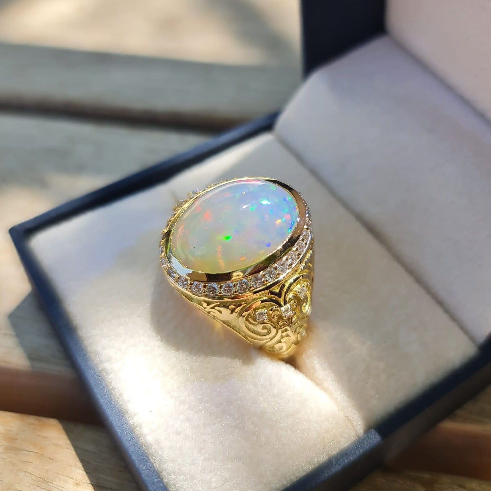 Leo carat natural Opal ring with carat natural diamonds Yellow Gold
