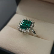 Clio -3.22 carat emerald ring with 0.77 carat natural diamonds