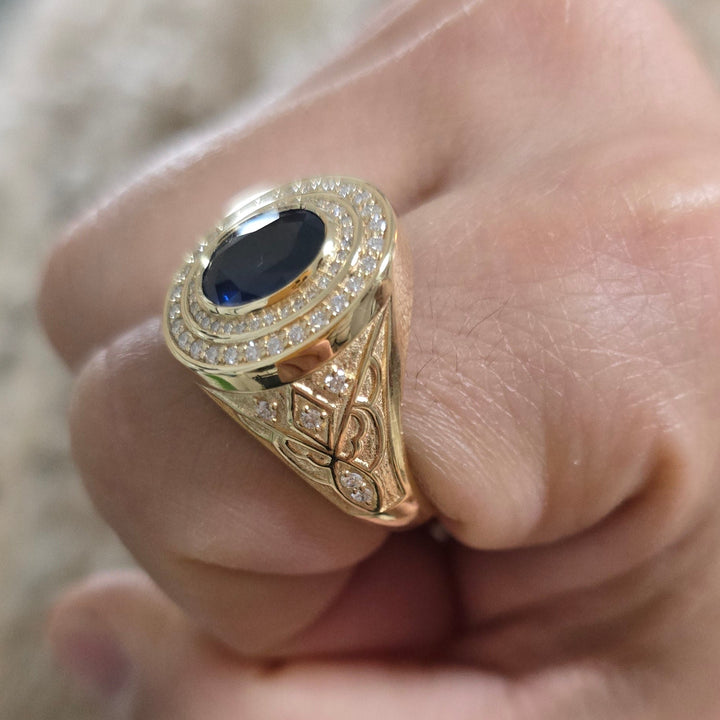 Men’s 18K Yellow Gold Natural Sapphire Signet Ring GRS Certified - One of A kind