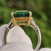 Anello con smeraldo naturale da 5.40 carati con diamanti naturali da 0.50 carati