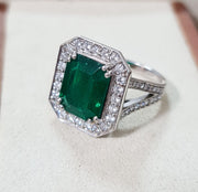 anello con smeraldo naturale da donna in oro e diamanti