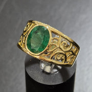 anello ovale con smeraldo da donna in oro giallo