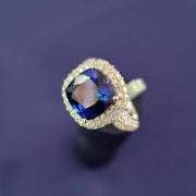 anillo de diamantes de zafiro grande de lujo