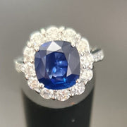 Maria- Certificat GRS - Bague en saphir bleu royal naturel de 4.39 carats et diamants naturels de 1.65 carat