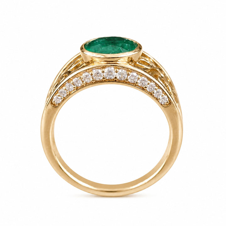 Anjea – 2.70 Carat Natural Green Emerald Ring with 0.20 Carats of Natural Diamonds – white background view 4