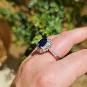 ブルーサファイアの婚約指輪
