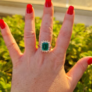 Anillo de esmeralda de 3.22 quilates, diamantes VS, oro blanco, anillo en un dedo