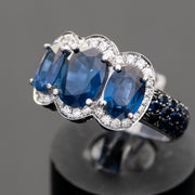 Blisse - 4.23 carat sapphire ring with 0.29 carat natural diamonds