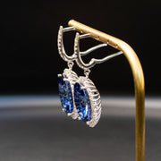 Noémie - Boucles d'oreilles saphir ovale de 46.00 carats avec diamants naturels de 2.50 carats