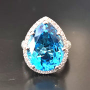 anillo topacio azul con diamantes oro blanco