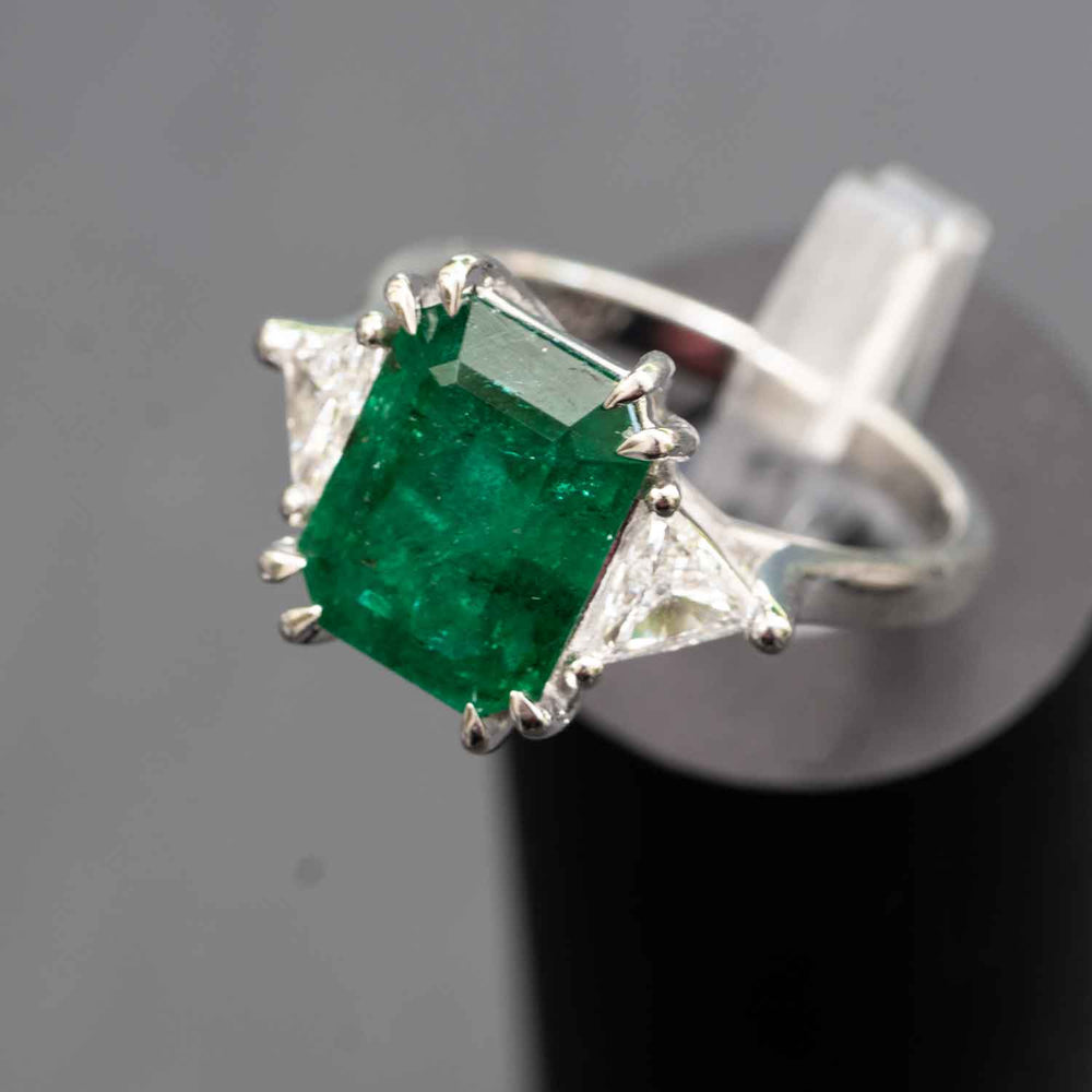 emerald engagement ring