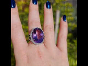 Emani - Anillo de amatista violeta natural de 20.00 quilates con diamantes naturales de 1.55 quilates y esmeralda verde natural de 0.75 quilates