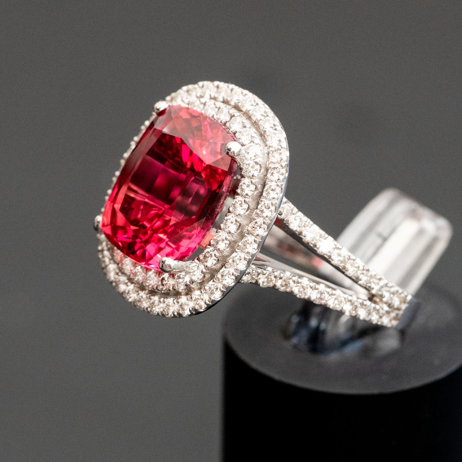 1.50 carats Unheated & Untreated Vivid Red Mozambique Ruby with Diamonds  Engagement Ring - Thai Native Gems - Trustworthy Gemstone Diamond Custom  Jeweler
