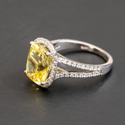 Marie - Anillo de zafiro amarillo cojín de 6.50 ct con diamantes naturales de 0.65 quilates