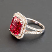 Mathilde - Bague saphir rouge émeraude 8.00 carats avec diamants naturels 1.29 carat