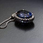Angela - Pendentif saphir ovale de 15.00 carats avec diamants naturels de 0.62 carat