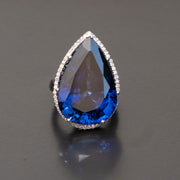 Celine - 34.00 ct pear sapphire ring with 0.42 carat natural diamonds
