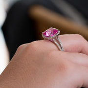 Andrée - Bague saphir rose coussin 6.50 carats avec diamants naturels 0.69 carat