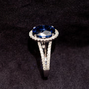 Margot - Bague saphir ovale 6.31 carats avec diamants naturels 0.66 carat